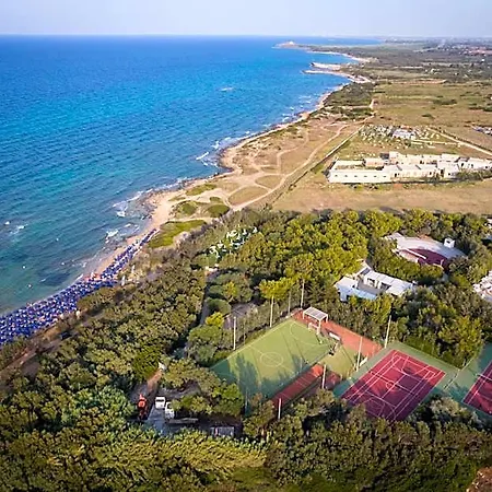Hotel Meditur Puglia 4*